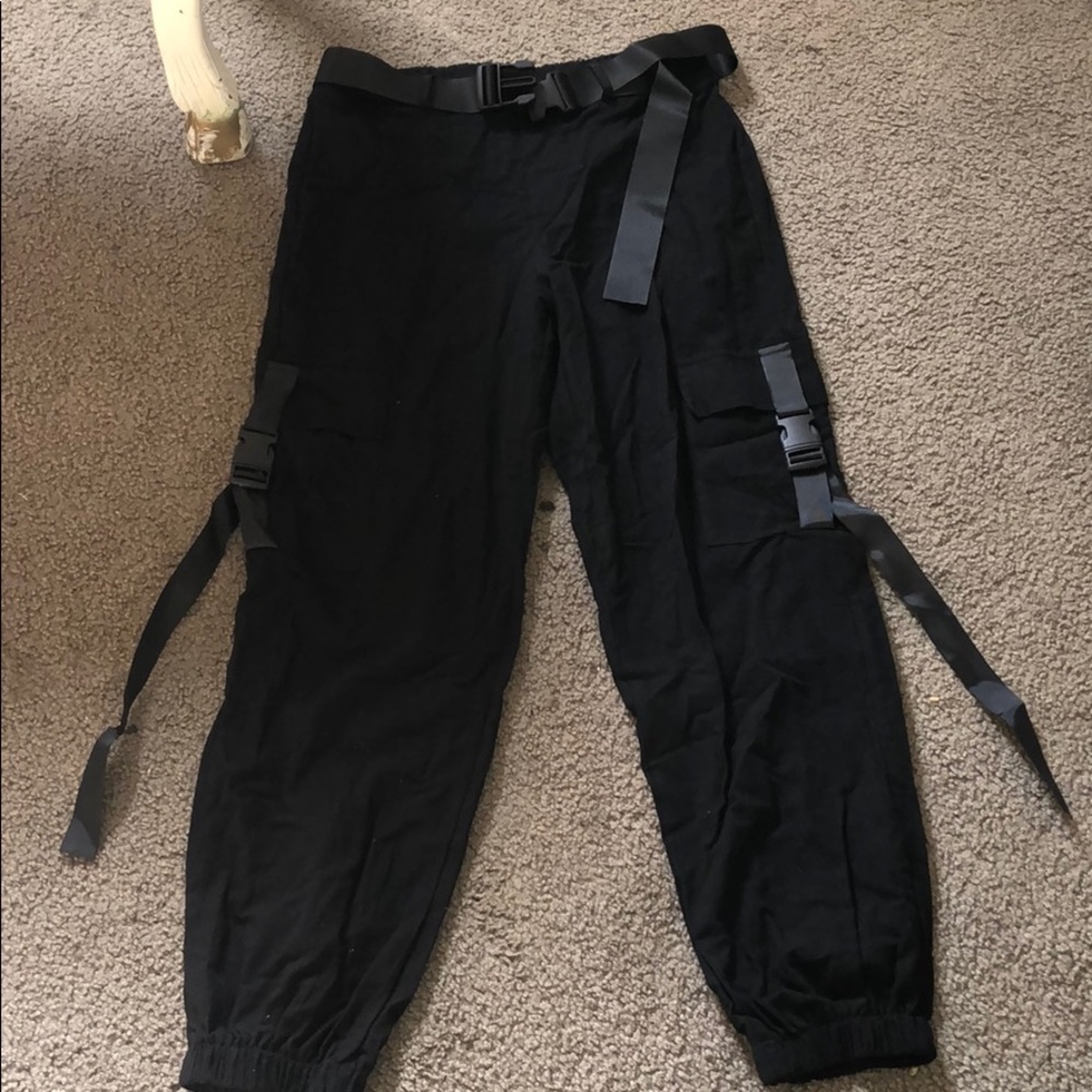 Black baggy pants with belts, grip at ankles